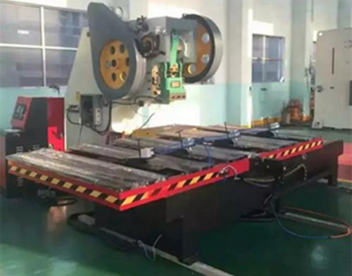 薄板数控送料机