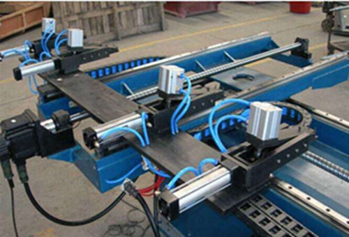 冲床整平送料机